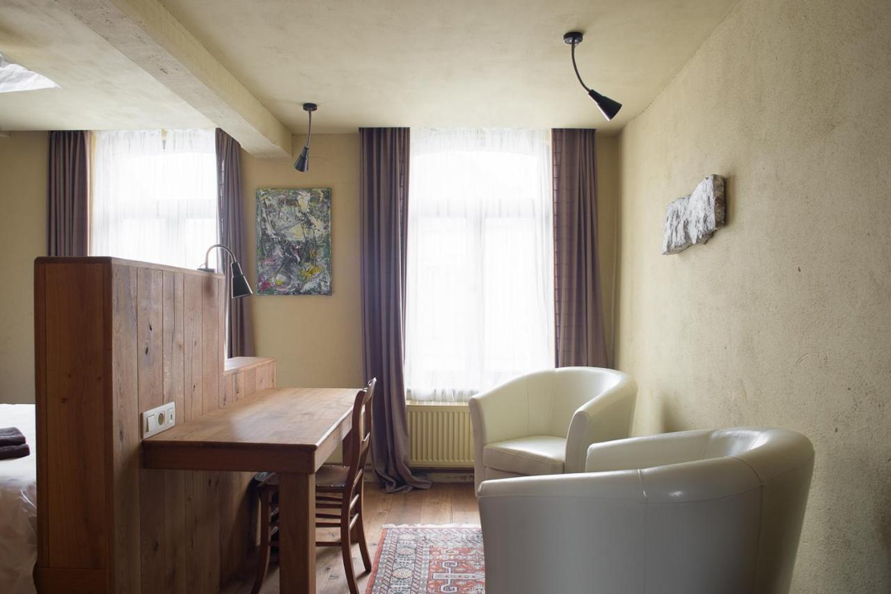 Poeziehotel Surplace - 15 Min Van Pairi Daiza & Industriezone Ghislenghien Bever Dış mekan fotoğraf